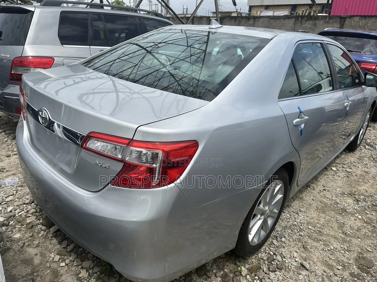 Toyota Camry XLE 4dr Sedan (2.5L 4cyl 6A) 2012 Silver