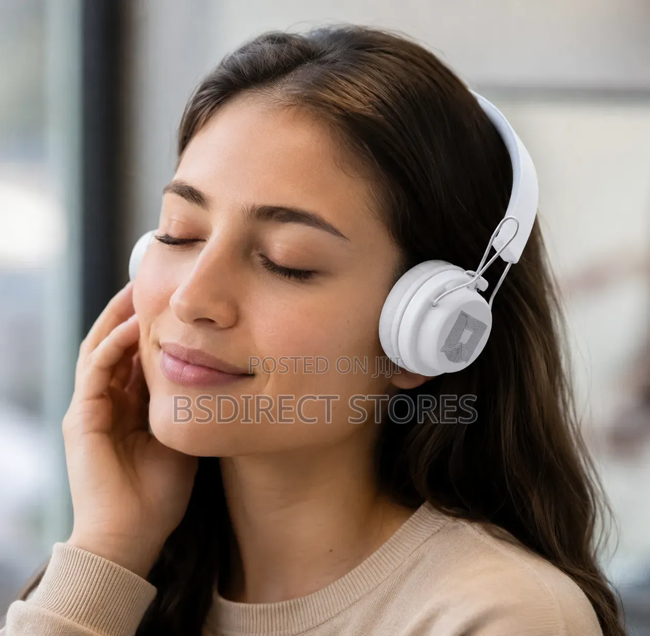 Coloud Colors White Headphones on-Ear. Inline Mic Remote
