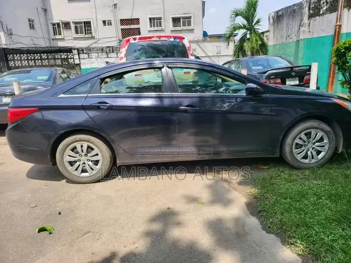 Hyundai Sonata 2012 Blue