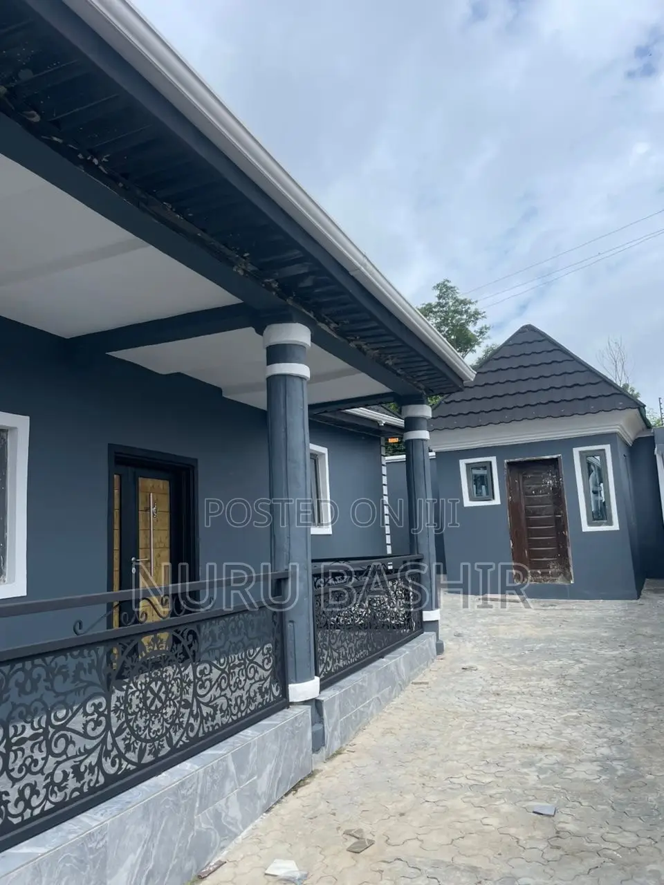 3bdrm Block of Flats in Odo Okun, Akala Express for rent
