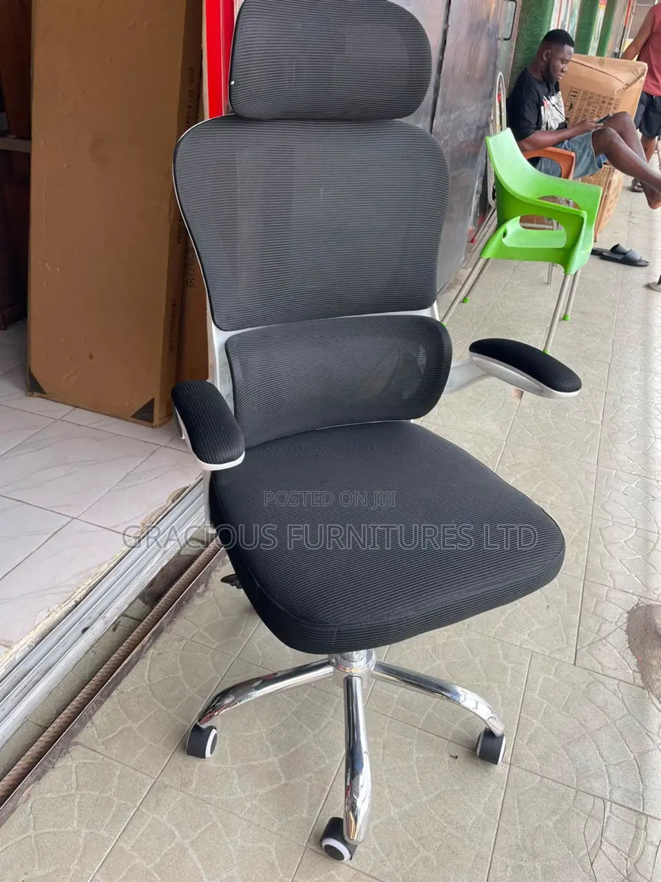 Executive Mesh Swivel Chair