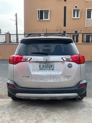 Toyota RAV4 XLE 4dr SUV AWD (2.5L 4cyl 6A) 2015 Silver
