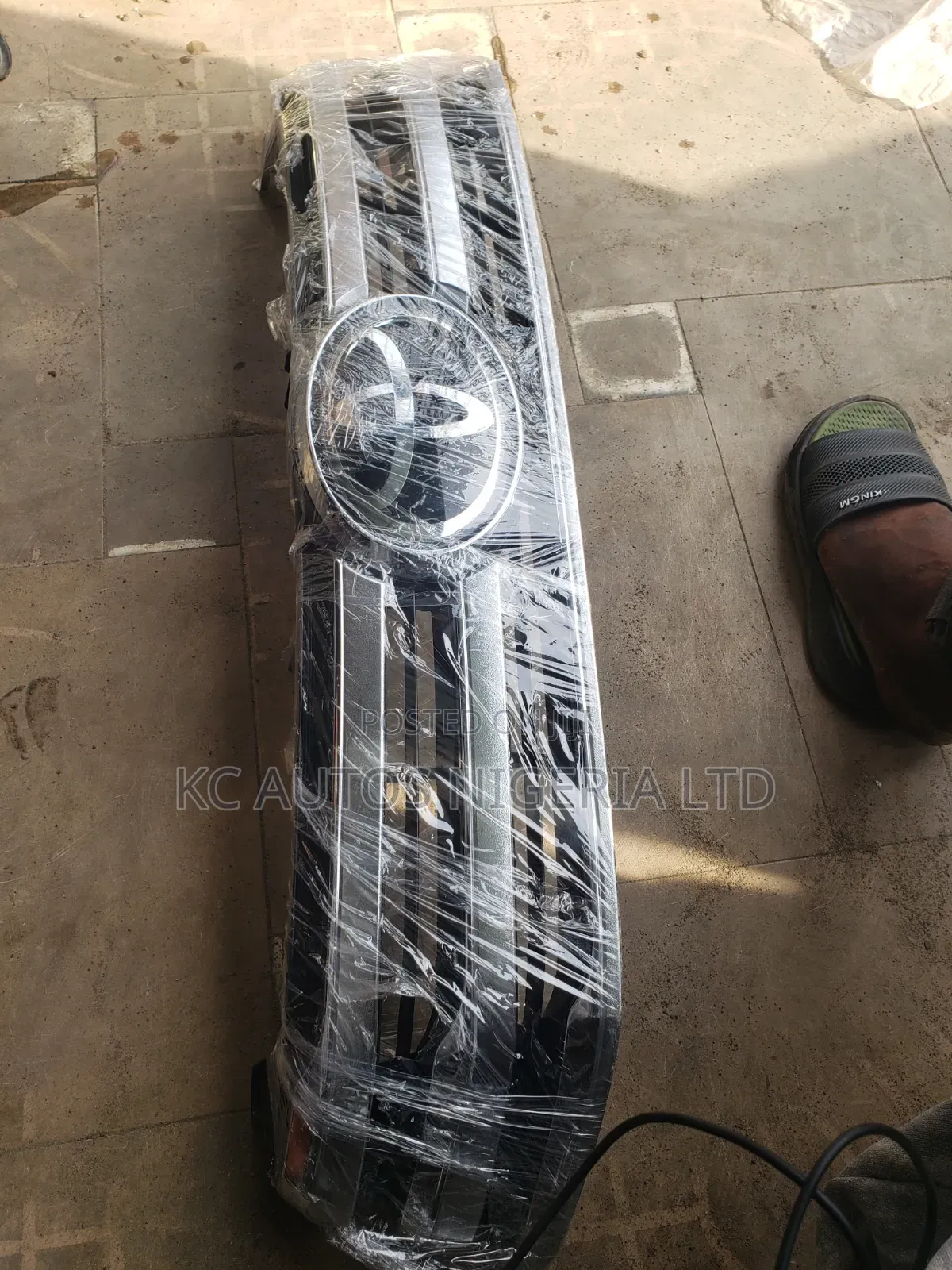Front Grille Toyota Hilux 2018