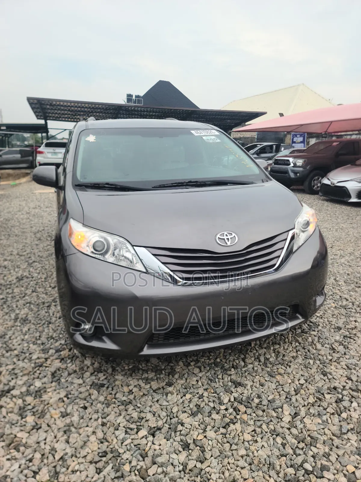 Toyota Sienna LE 8 Passenger (3.5L 6cyl 8A) 2017 Gray