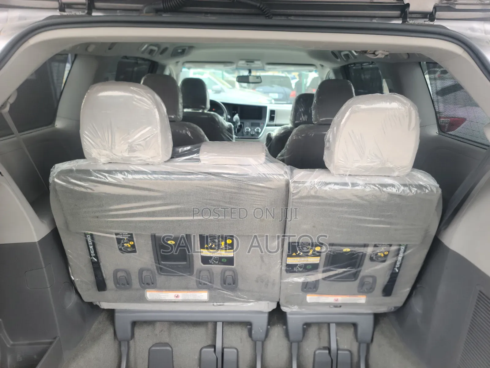 Toyota Sienna LE 8 Passenger (3.5L 6cyl 8A) 2017 Gray