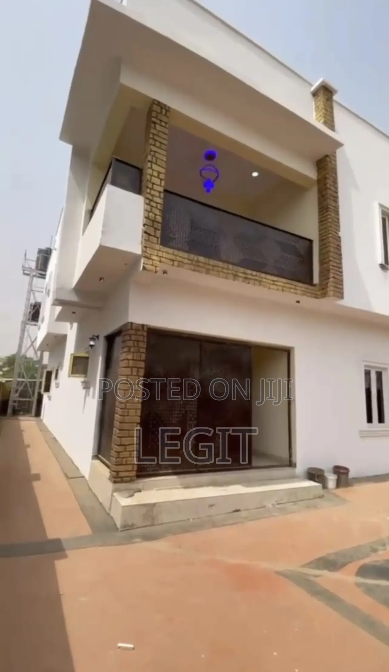4bdrm Duplex in Lugbe District for sale