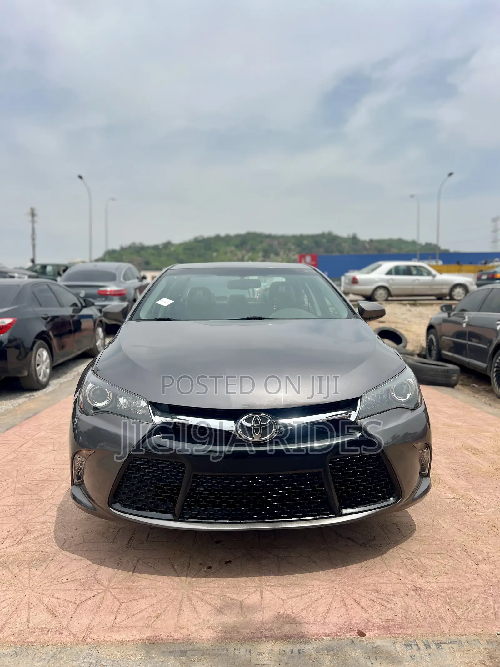 Toyota Camry XSE 4dr Sedan (2.5l 4cyl 6A) 2016 Gray
