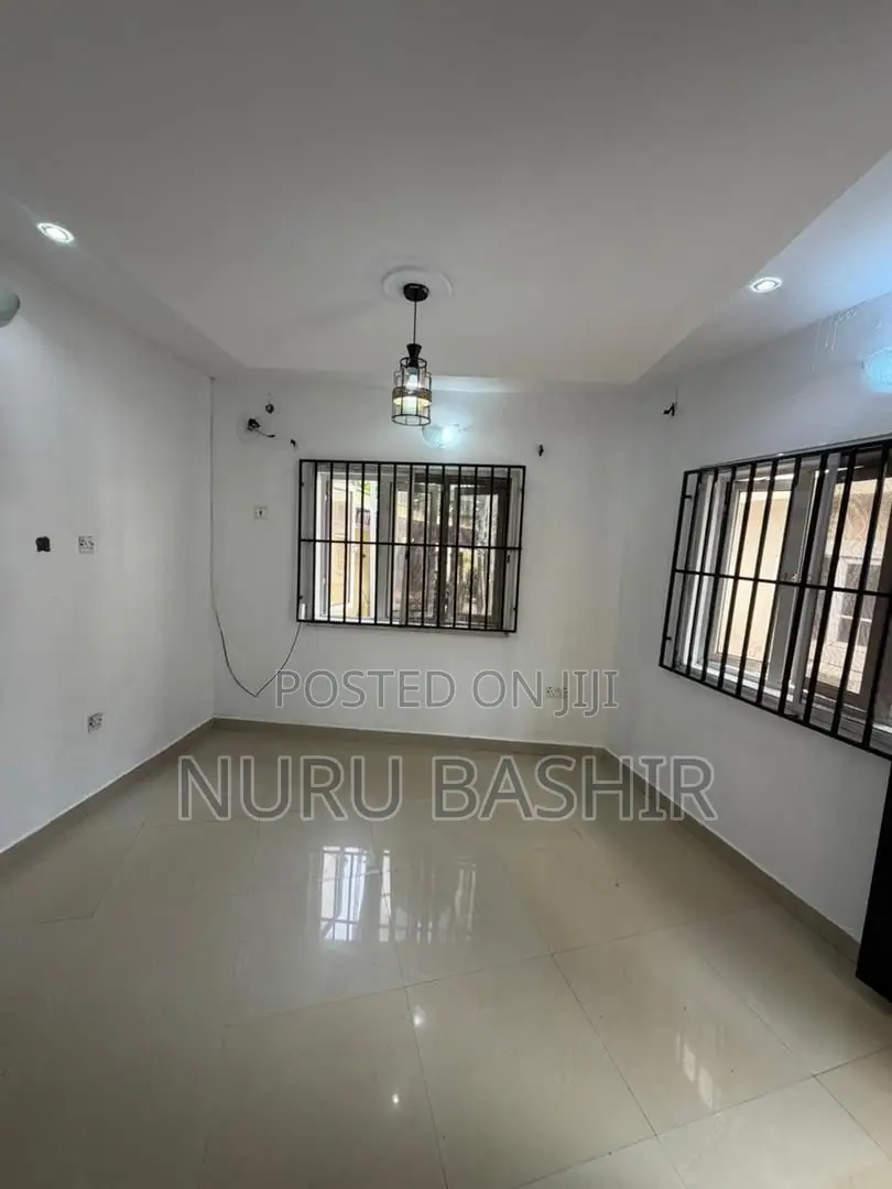 2bdrm Block of Flats in Ikolaba Gra, Bodija for rent