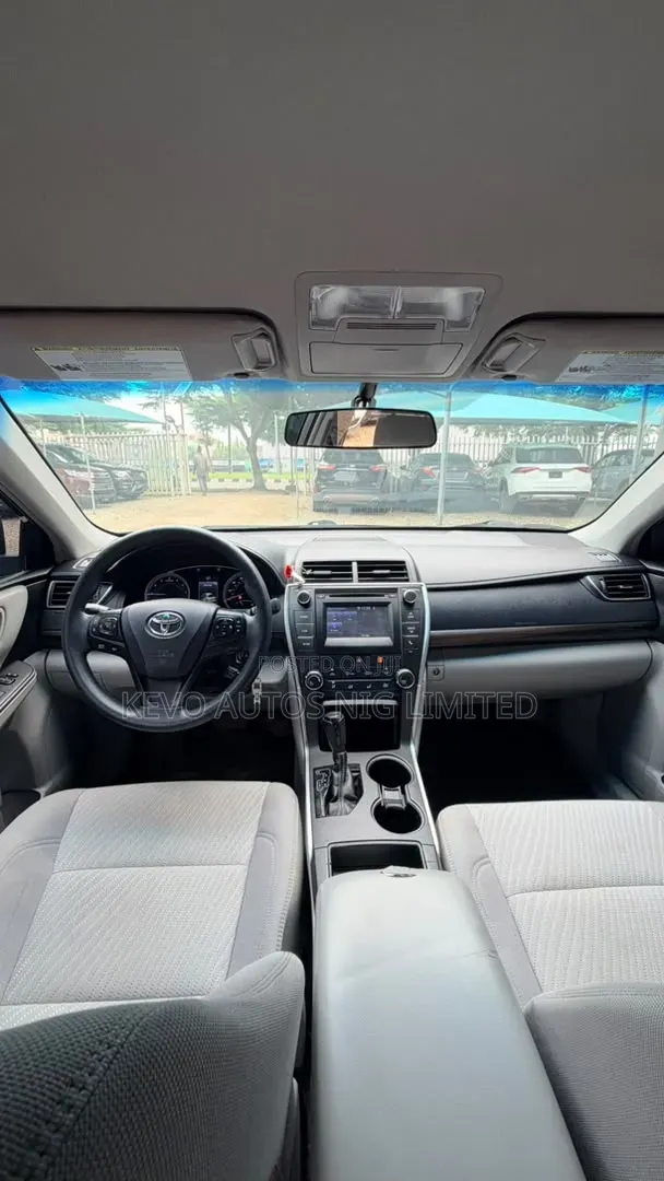 Toyota Camry LE 4dr Sedan (2.5L 4cyl 6A) 2017 Gray