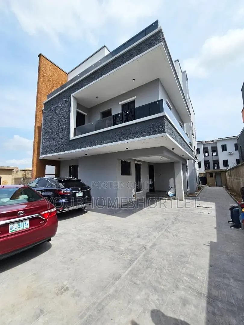 6bdrm Mansion in Ikeja GRA for sale