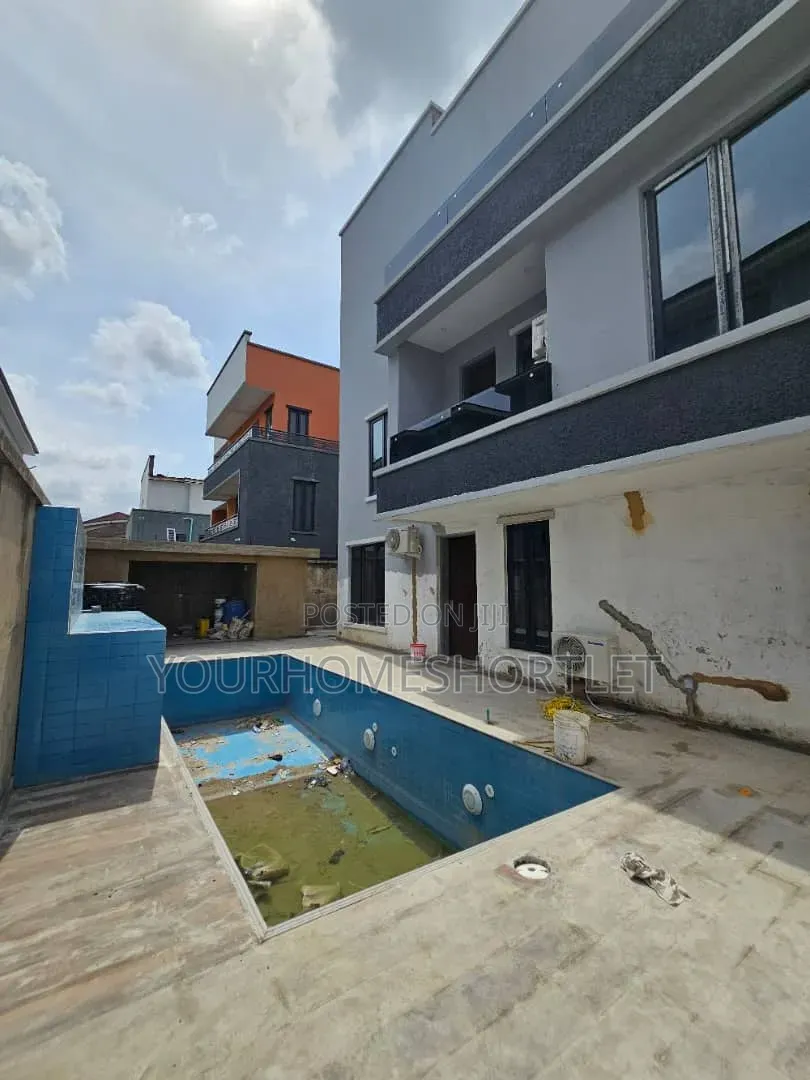6bdrm Mansion in Ikeja GRA for sale