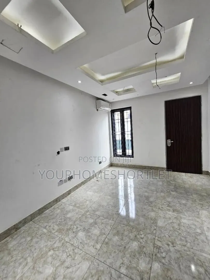 6bdrm Mansion in Ikeja GRA for sale