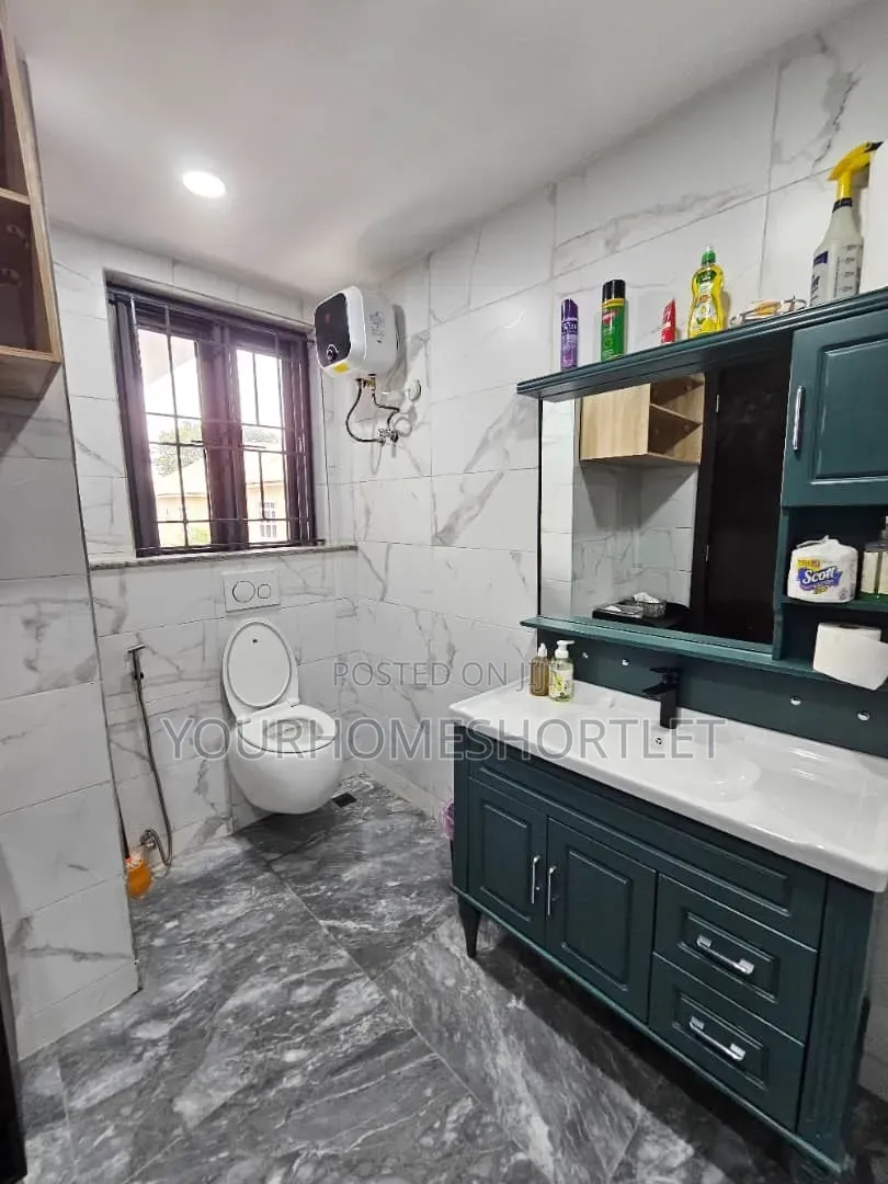 6bdrm Mansion in Ikeja GRA for sale