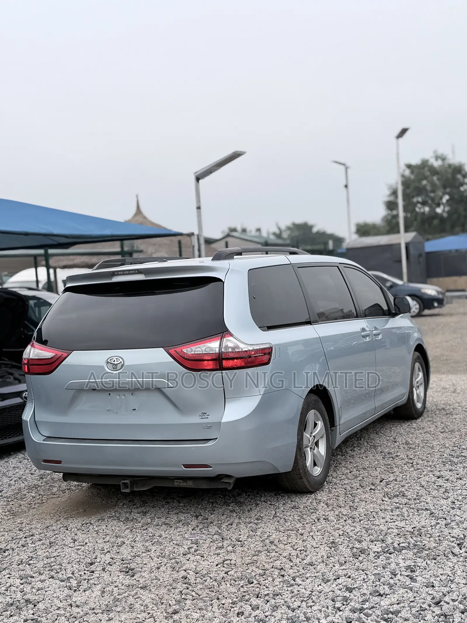 Toyota Sienna LE 8-Passenger 4dr Minivan (3.5L 6cyl 6A) 2015 Blue