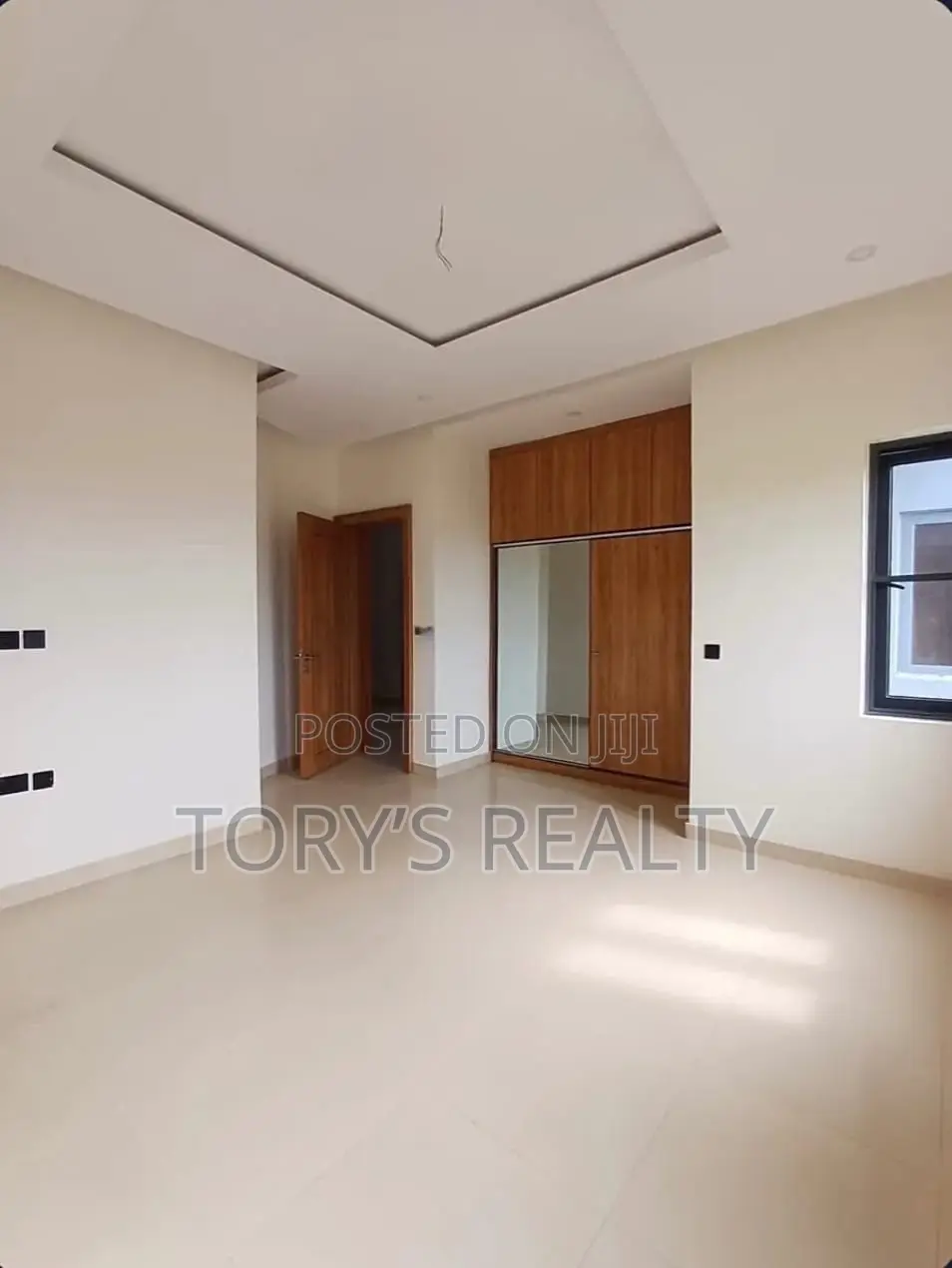 2bdrm Apartment in Lekki Phase 1 for rent