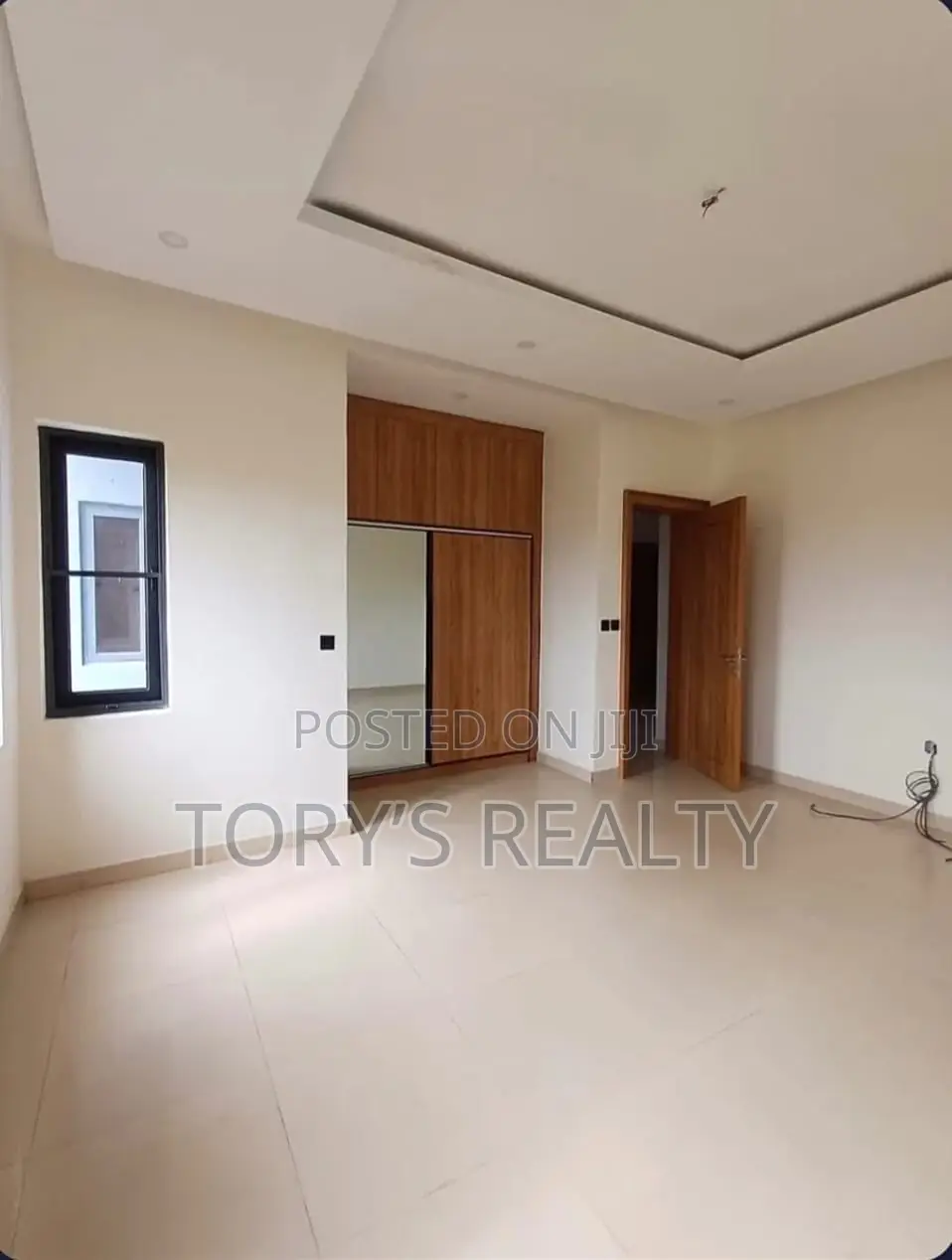 2bdrm Apartment in Lekki Phase 1 for rent