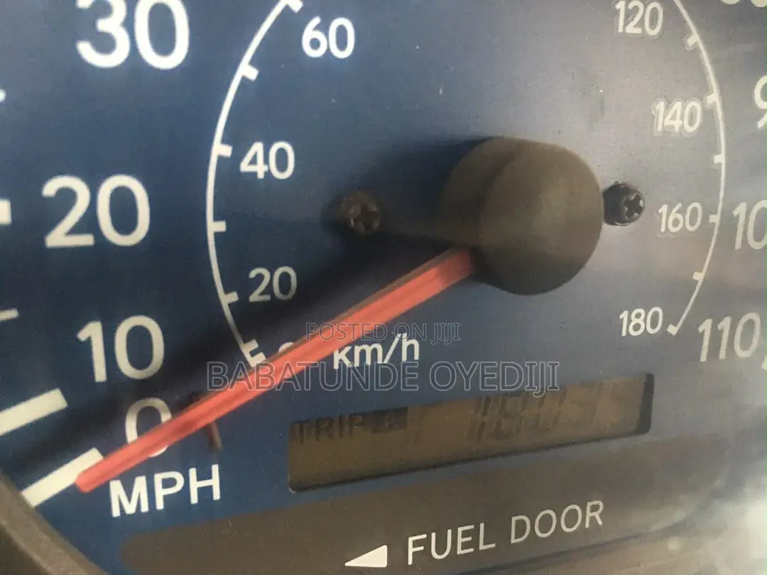 Toyota Sienna 2000 Silver