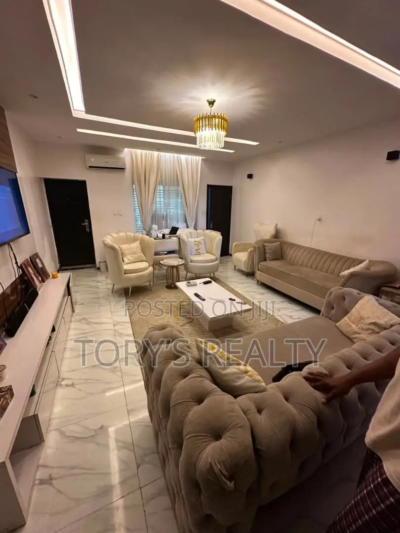3bdrm Apartment in Chevron for rent