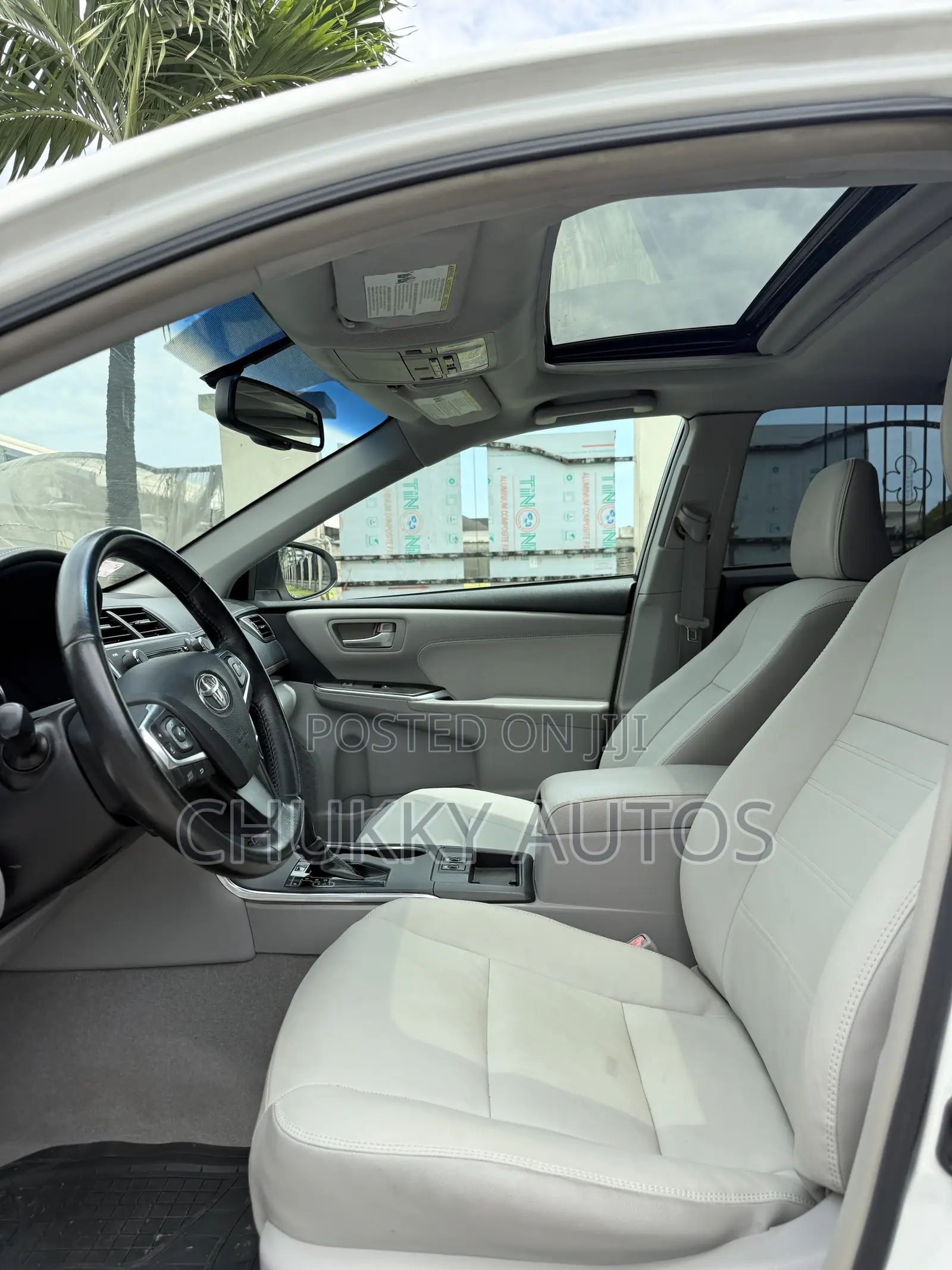 Toyota Camry XLE 4dr Sedan (3.5L 6cyl 6A) 2015 White