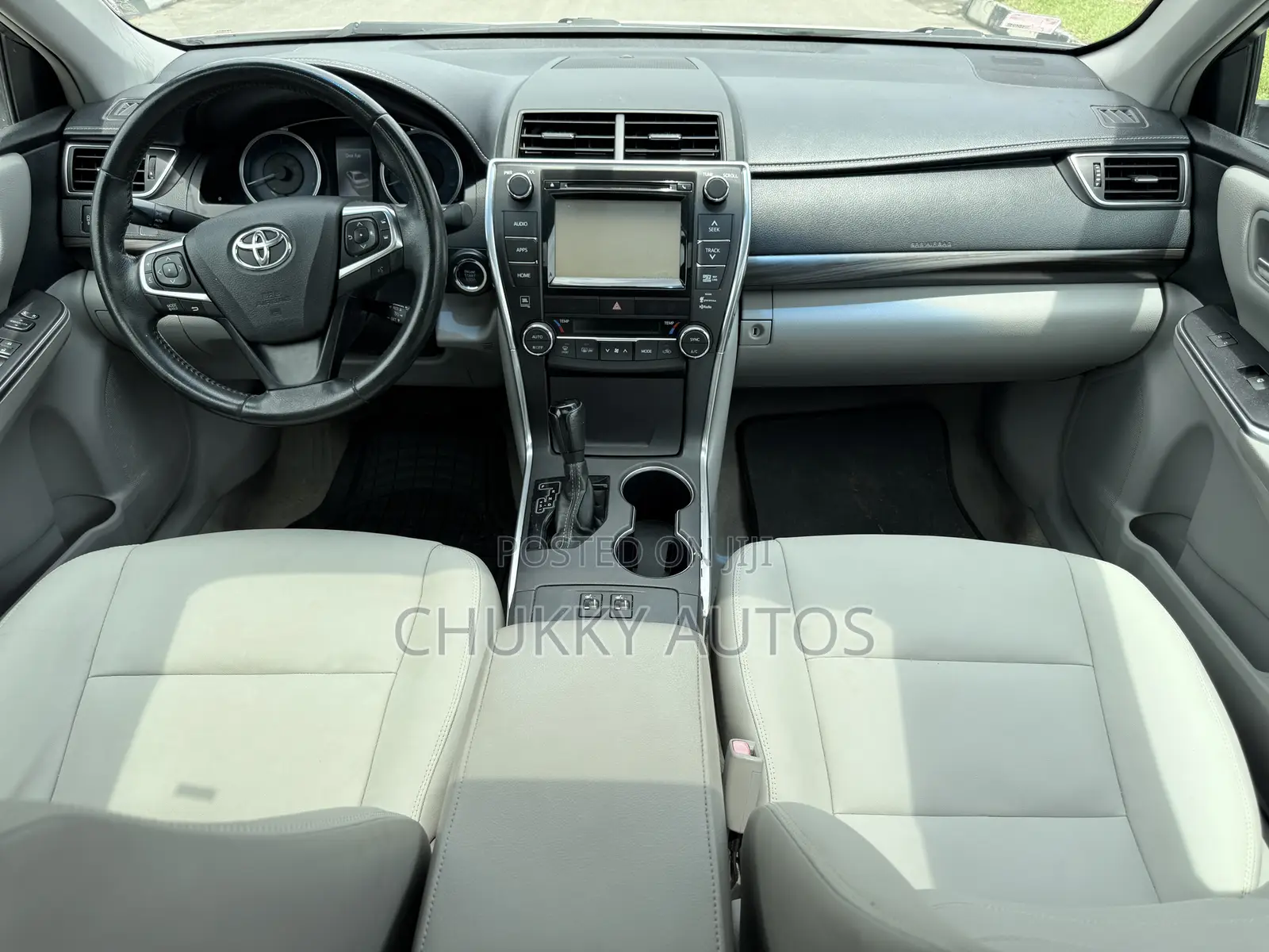 Toyota Camry XLE 4dr Sedan (3.5L 6cyl 6A) 2015 White