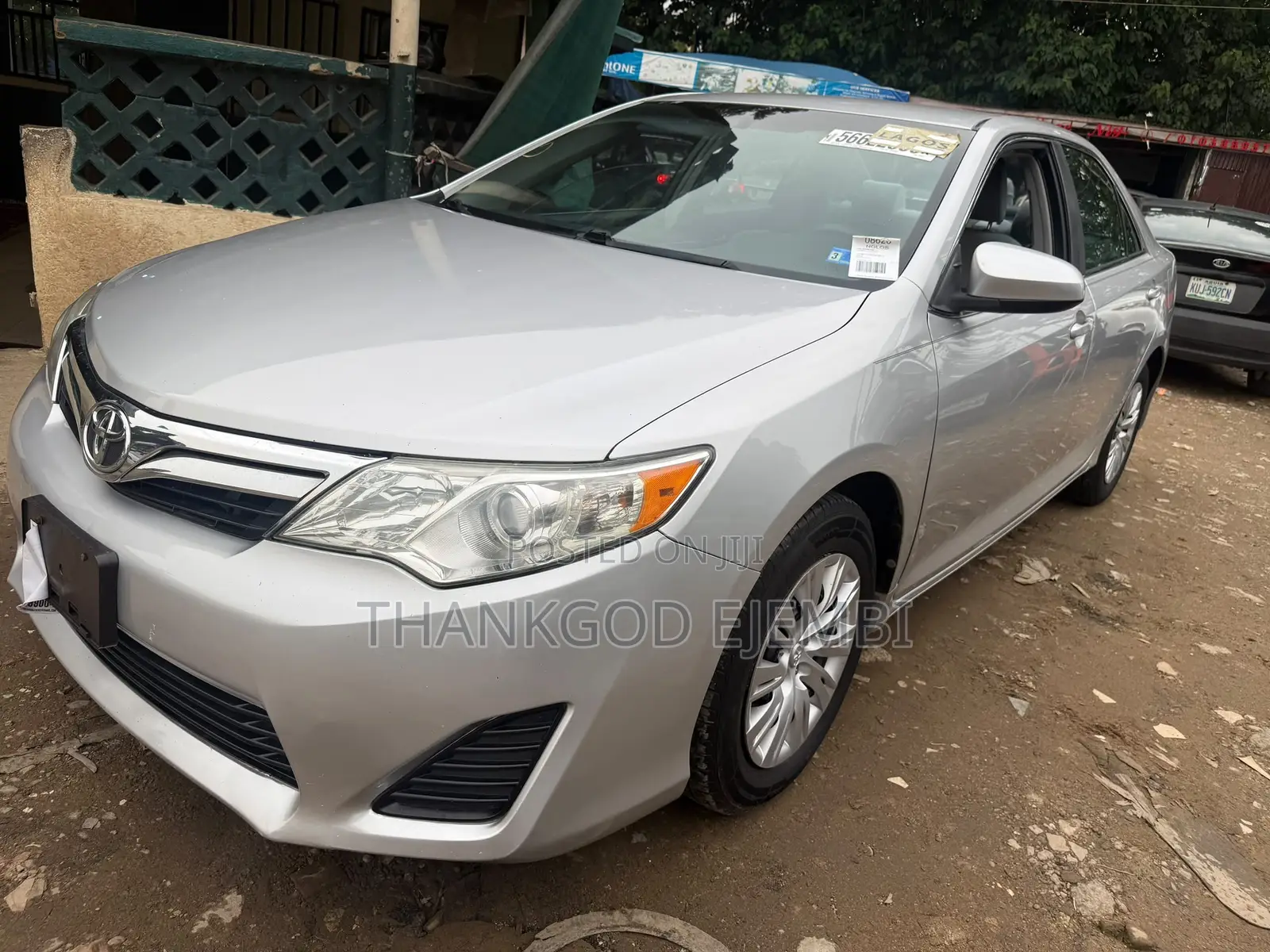 Toyota Camry LE 4dr Sedan (2.5L 4cyl 6A) 2013 Silver