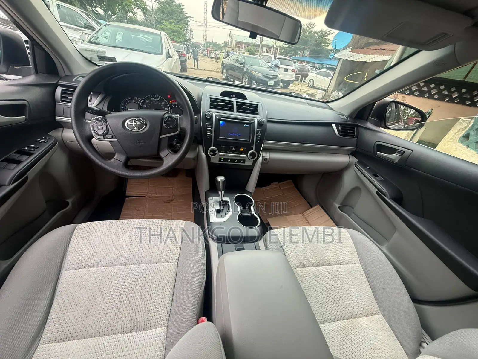 Toyota Camry LE 4dr Sedan (2.5L 4cyl 6A) 2013 Silver
