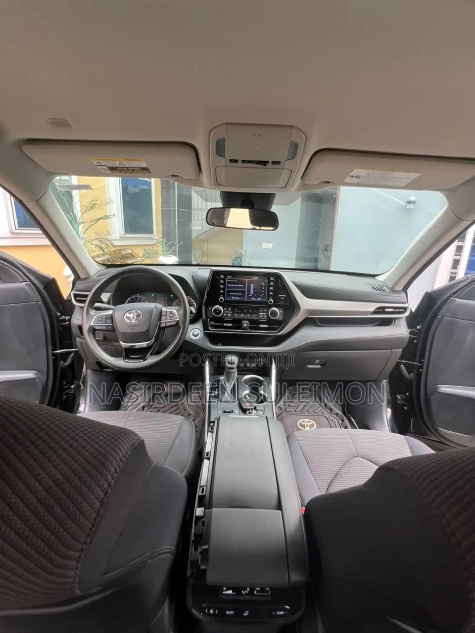 Toyota Highlander LE 2021 Black