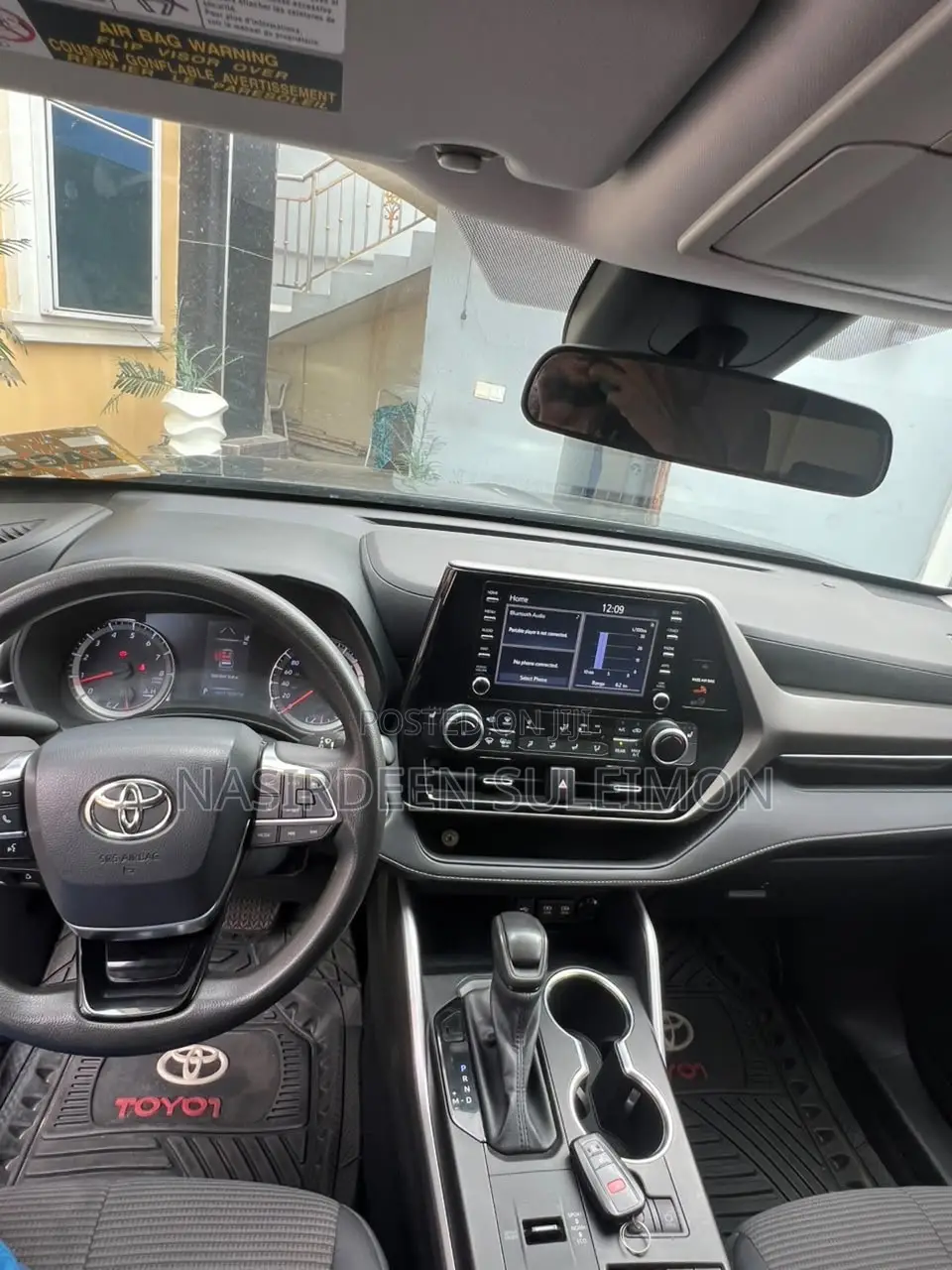 Toyota Highlander LE 2021 Black