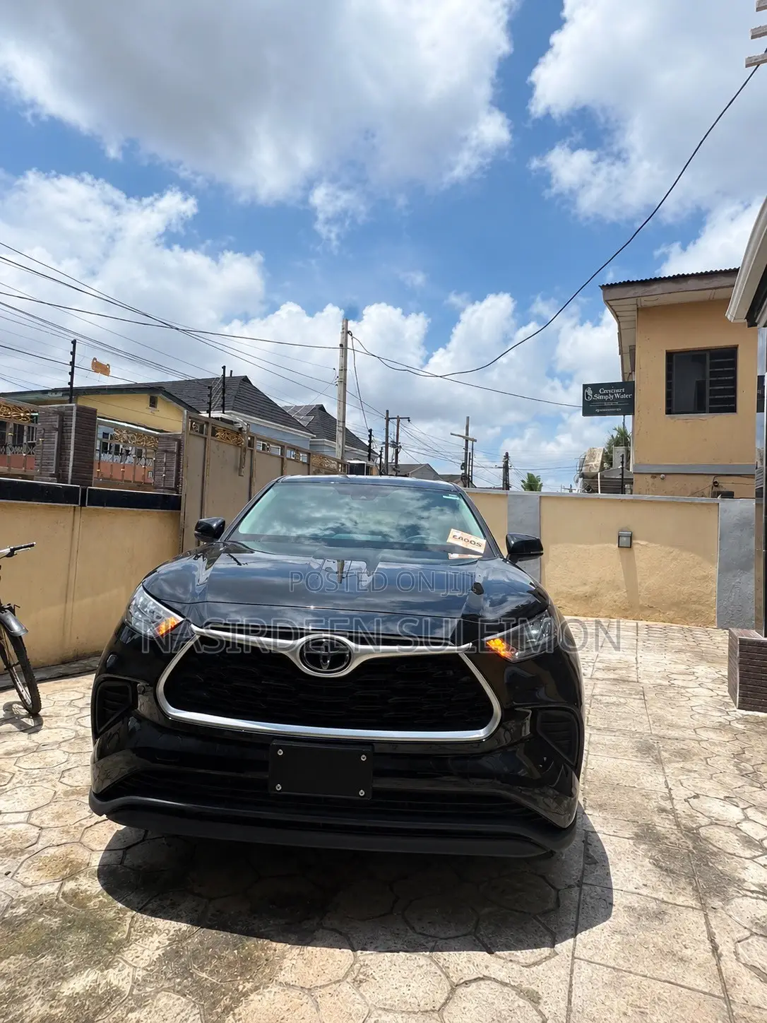 Toyota Highlander LE 2021 Black