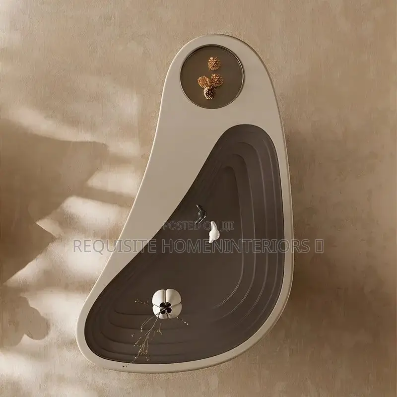 Luxury Modern Oval Center Table – Elegant Wood Designer Coffee Table