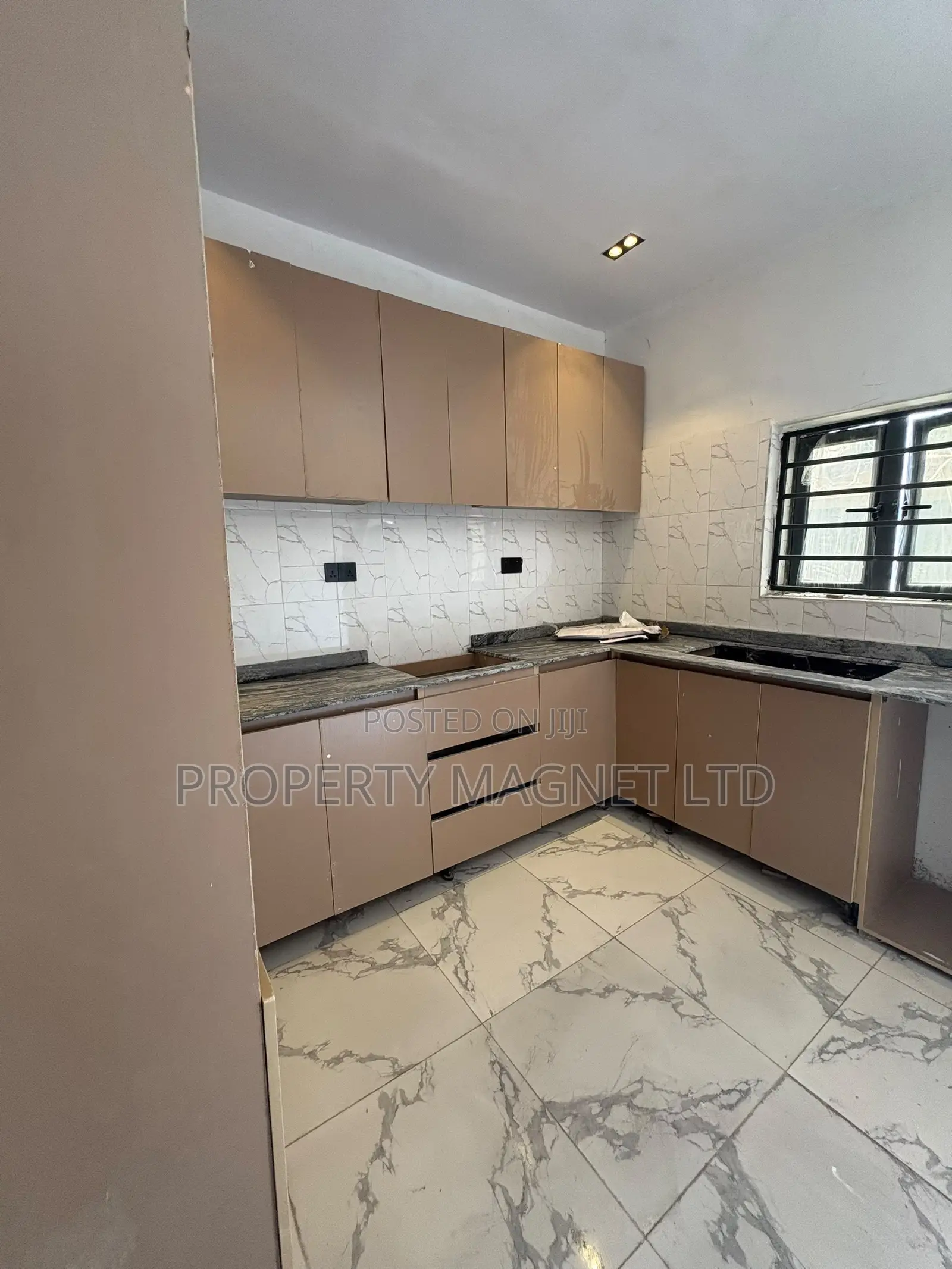 Furnished 5bdrm Duplex in Owerri for sale
