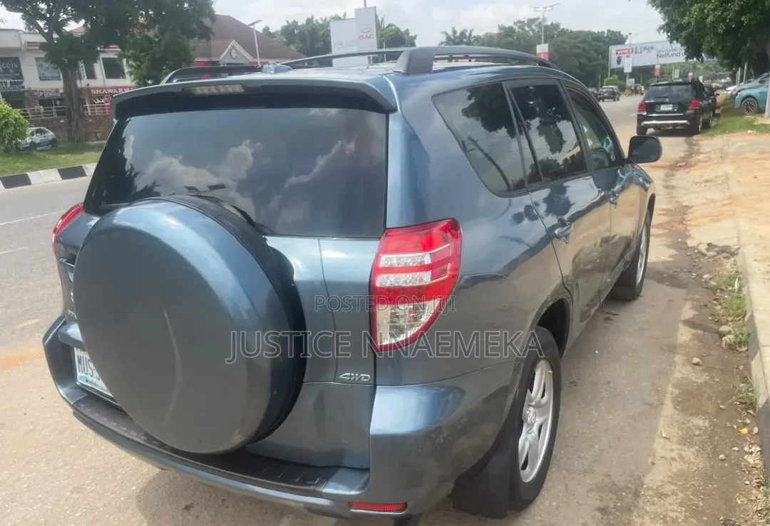 Toyota RAV4 2011 Gray