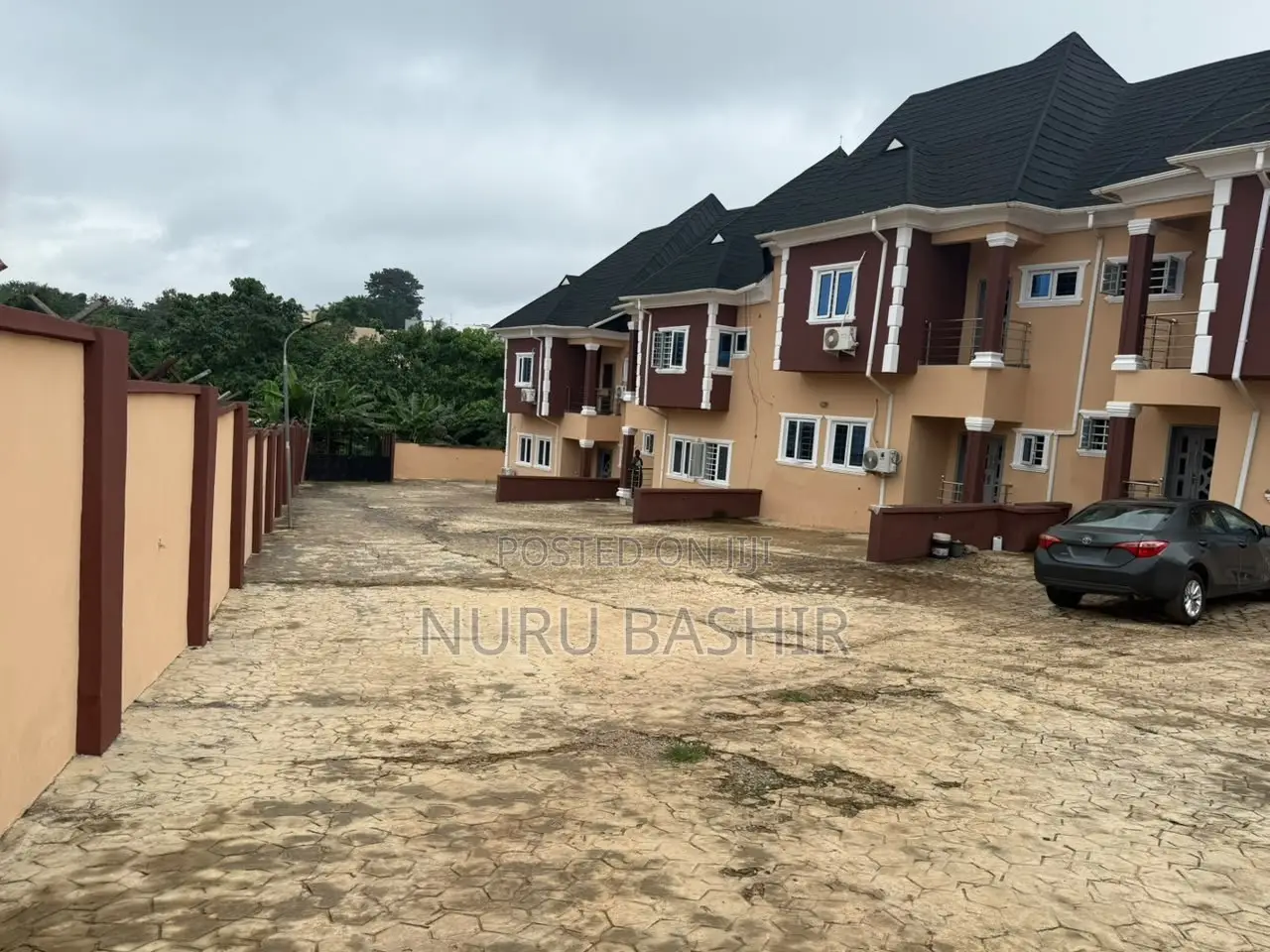 4bdrm Duplex in Jericho for rent