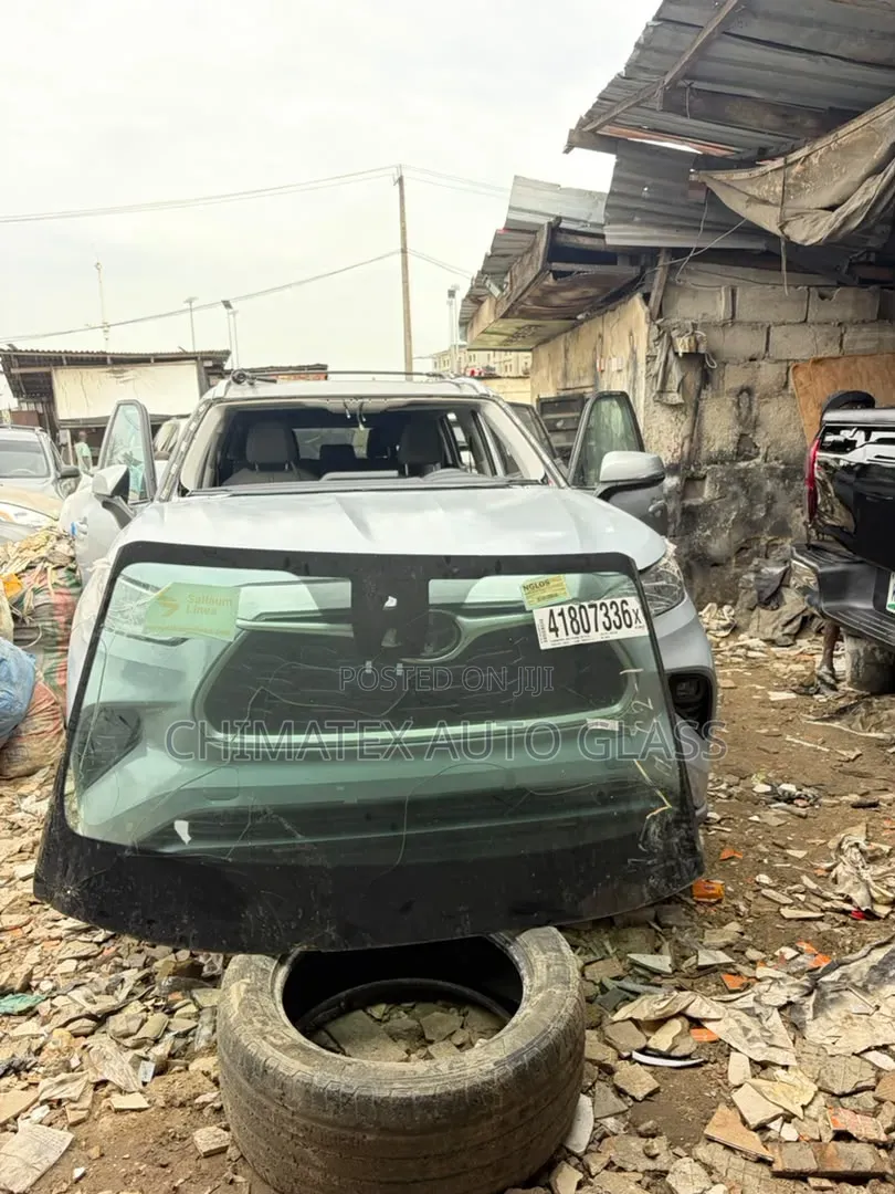 Toyota Highlander 2020 Windscreen Glass Available & Installed at Chimate