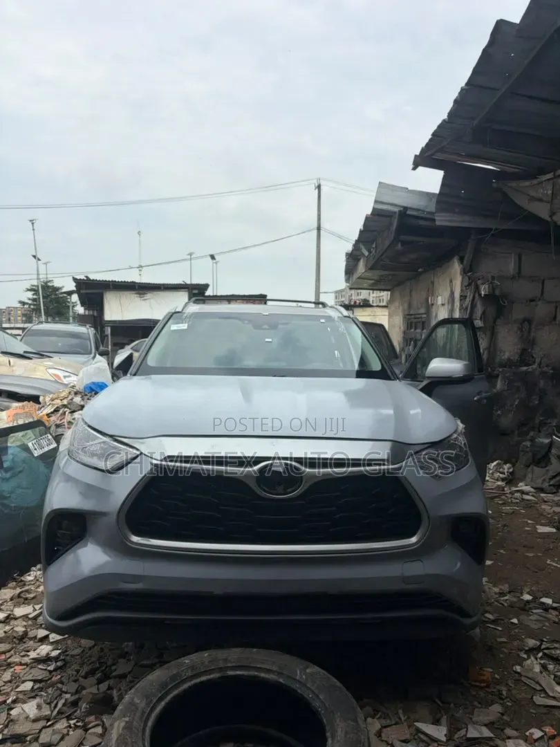 Toyota Highlander 2020 Windscreen Glass Available & Installed at Chimate