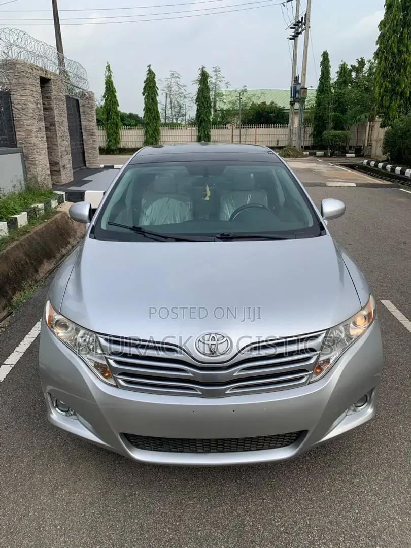 Toyota Venza XLE 2012 Silver