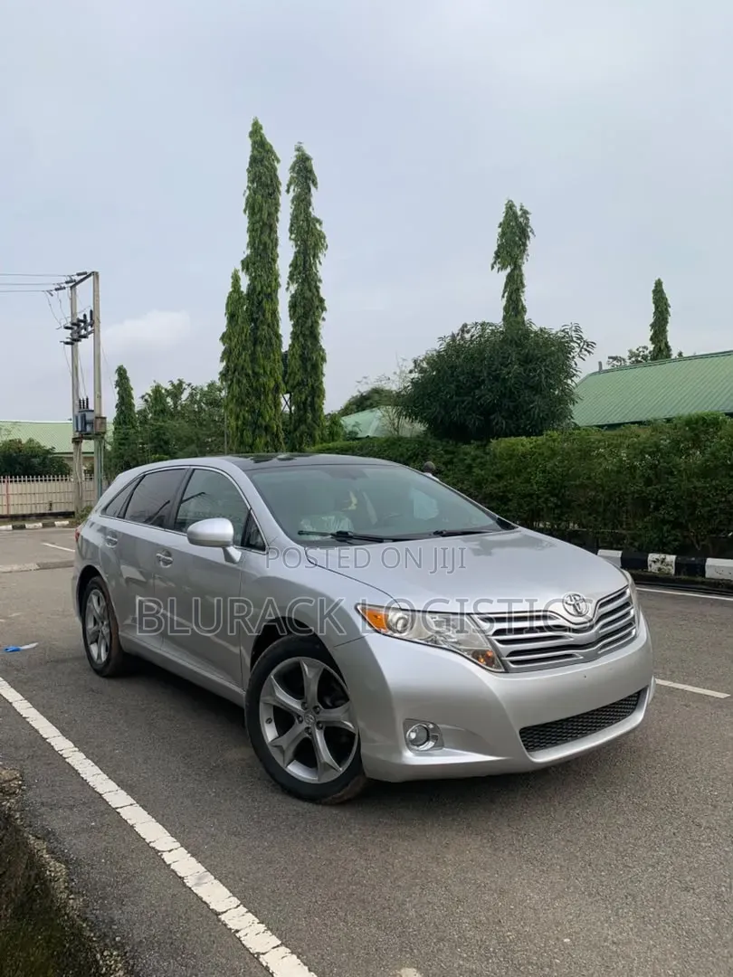 Toyota Venza XLE 2012 Silver