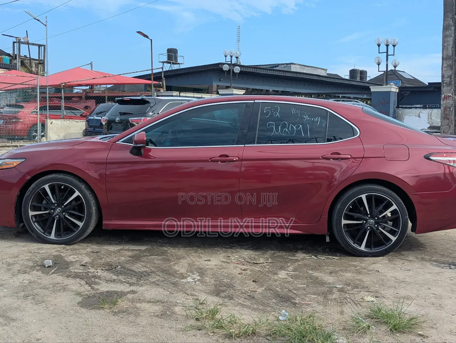 Toyota Camry XLE FWD (2.5L 4cyl 8AM) 2018 Red