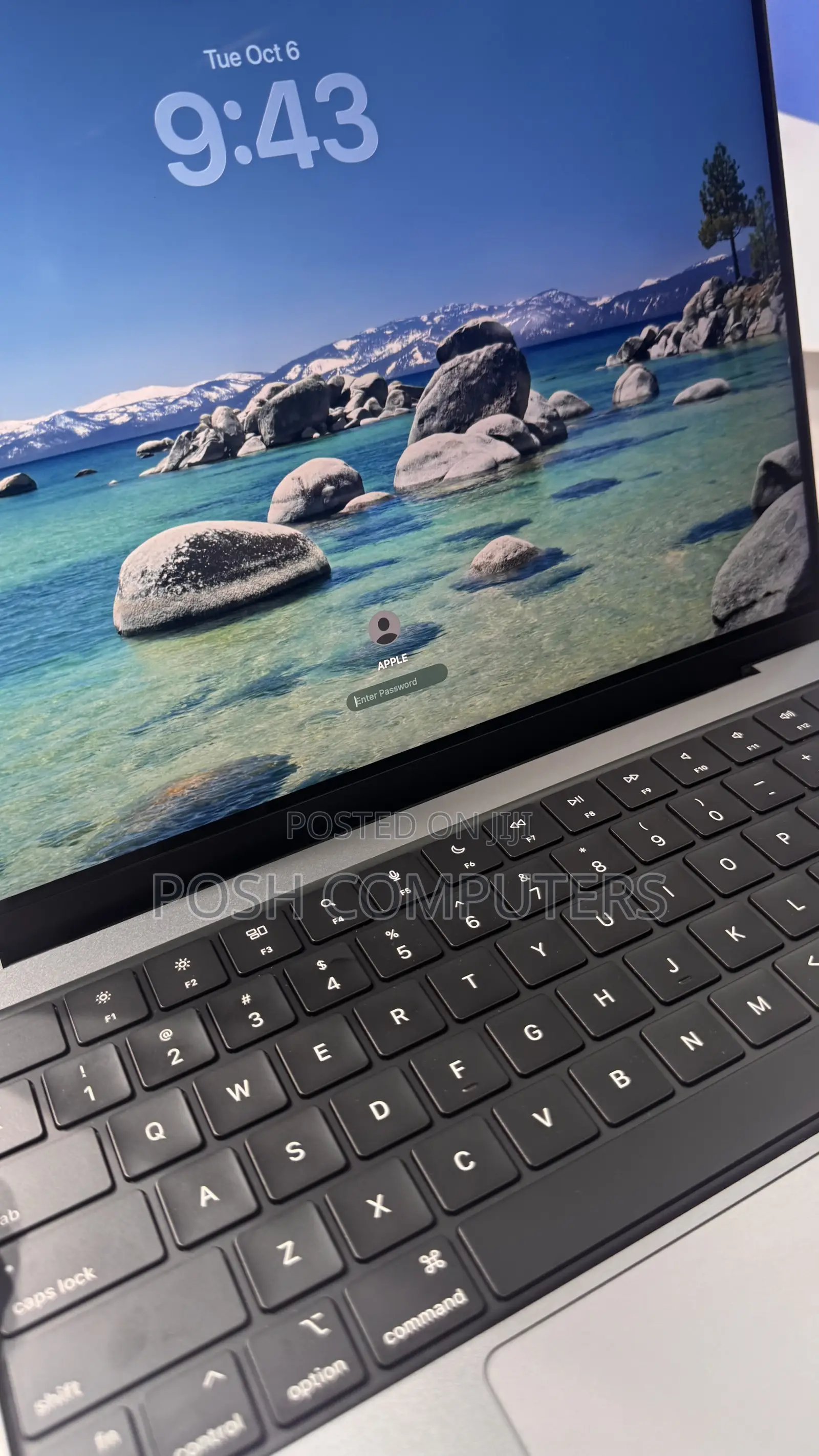 New Laptop Apple MacBook Pro 2023 M2 16GB Apple M2 Ultra SSD 512GB