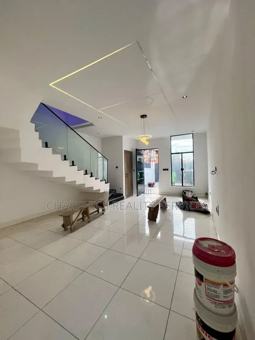 3bdrm Duplex in Off Lekki-Epe Expressway for sale