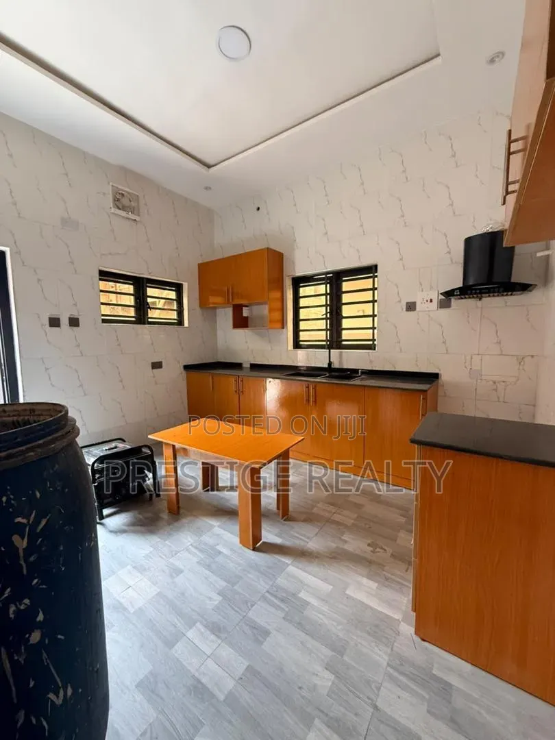 3bdrm Duplex in City Park & Garden,, Egbeda for sale