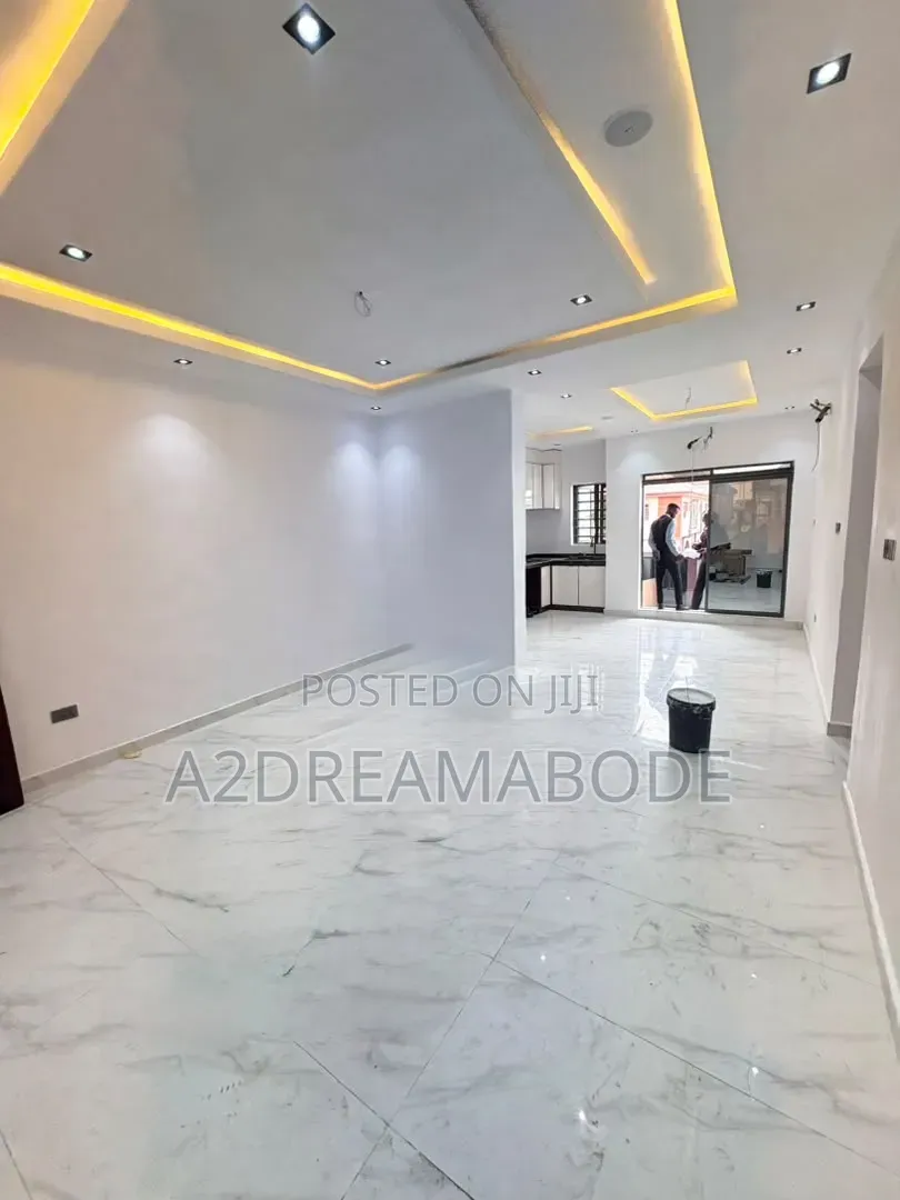2bdrm Apartment in Magodo, GRA Phase 2 Shangisha for sale