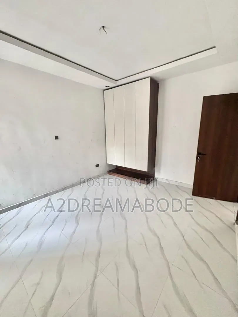 2bdrm Apartment in Magodo, GRA Phase 2 Shangisha for sale