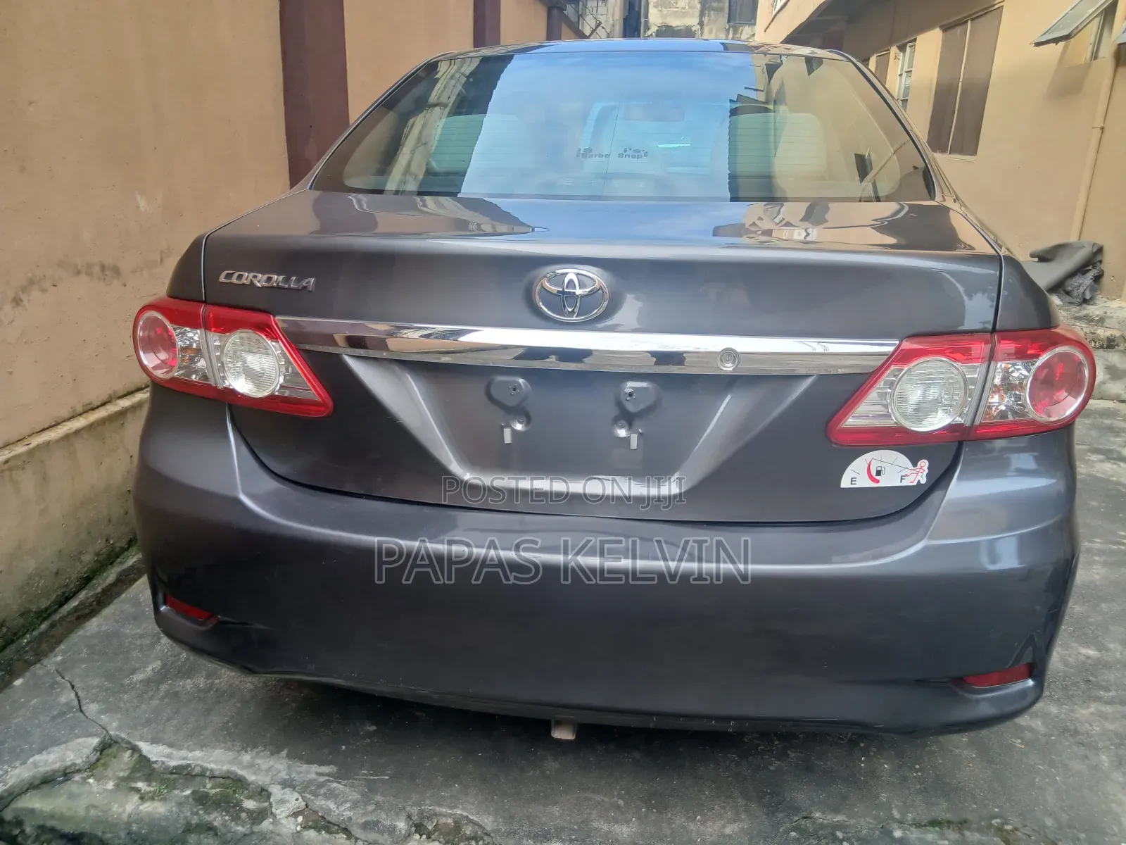 Toyota Corolla LE 4dr Sedan (1.8L 4cyl 4A) 2013 Gray