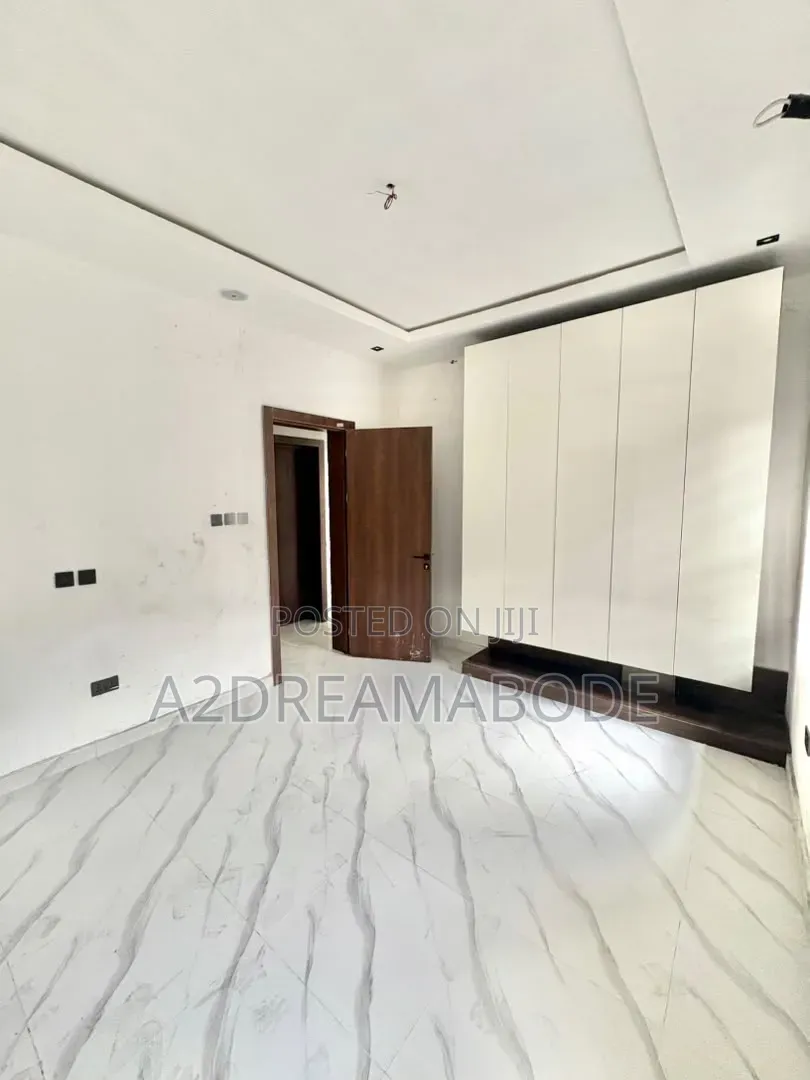 2bdrm Apartment in Magodo, GRA Phase 2 Shangisha for sale