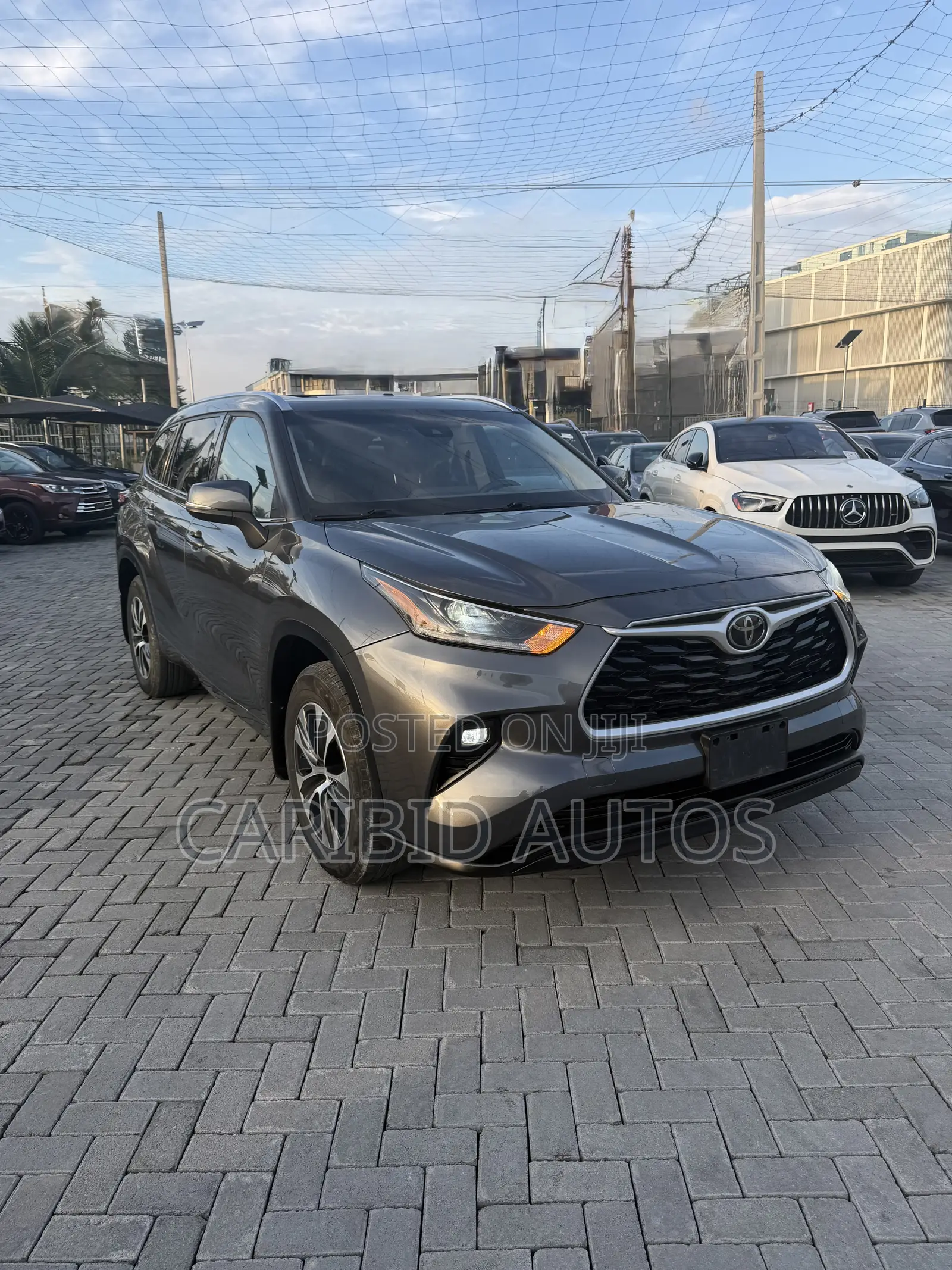 Toyota Highlander XLE 2021 Gray