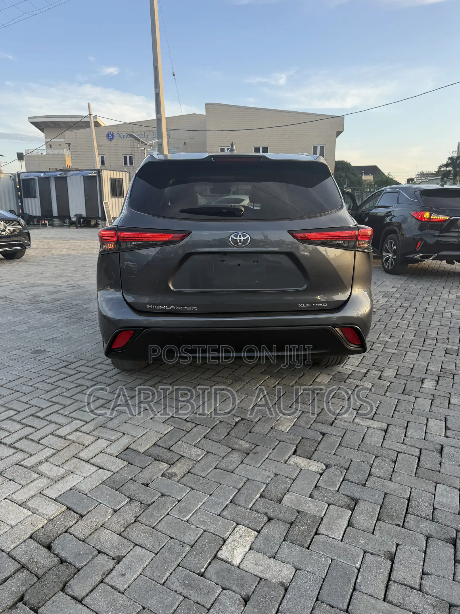 Toyota Highlander XLE 2021 Gray