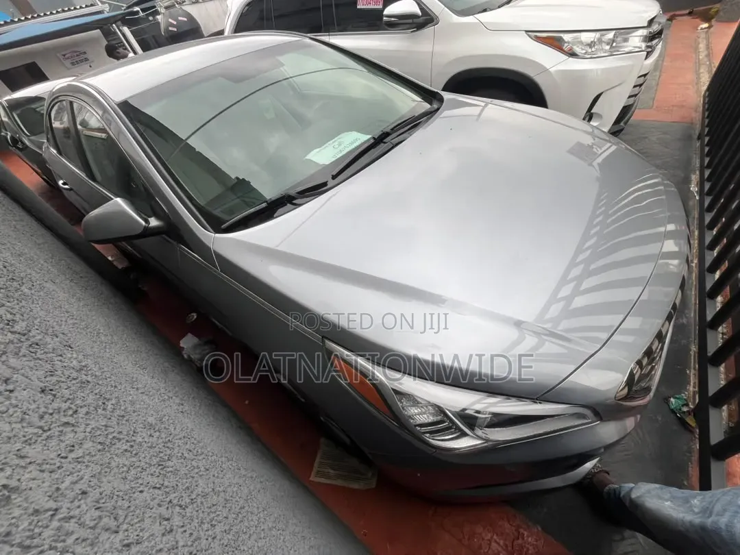 Hyundai Sonata Limited w/Brown Leather PZEV 4dr Sedan (2.4L 4cyl 6A)