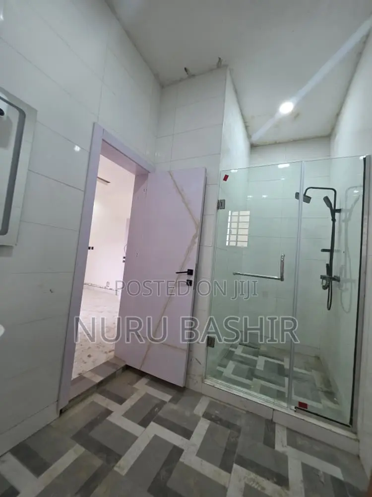 3bdrm Duplex in Lere Adigun, Basorun for rent