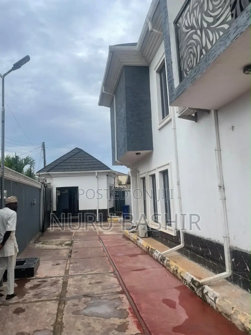 2bdrm Block of Flats in Ore Ofe Estate, Akala Express for rent